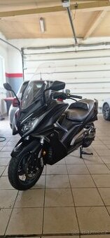 Kymco AK550