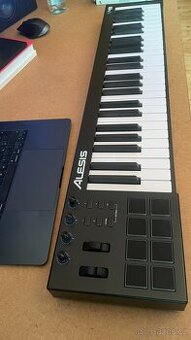 Alesis v49