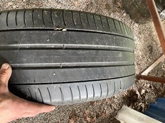 Gumy 245/45 R19 102Y