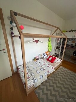 Domečková postel od truhláře