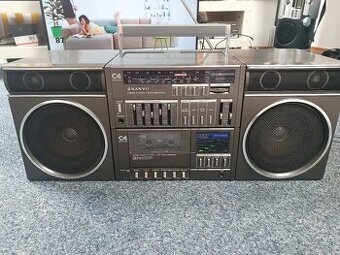 SANYO C4R Boombox rok 1983 rádiomagnetofón