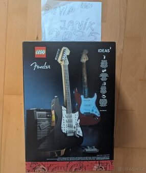 LEGO Ideas 21329 Fender Stratocaster