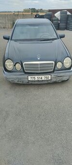 Mercedes-Benz W 210 E 300 TD - 130kw