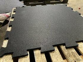 Gumová podlaha 100x100 cm tloušťka 2cm