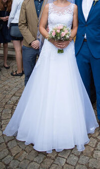 Svatební šaty korzetové s krajkou (vel. 36-38)