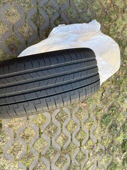 Letní pneu Pireli 4 ks zátěžové - zánovní