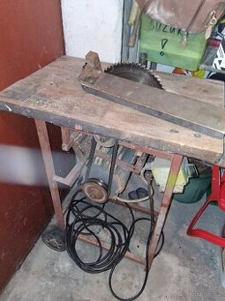 Okružní pila cirkularka