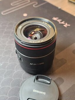 Samyang Sony FE 24mm f1.8 s balením