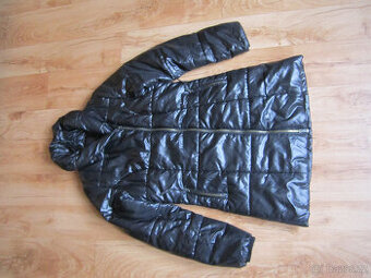 Zimní bunda černá, vel. M/38, lesklá