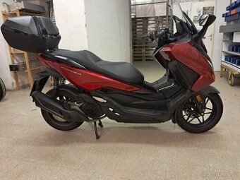 Honda forza 125