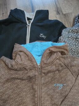 Balení 3 mikin a softshellová bunda vel. 42