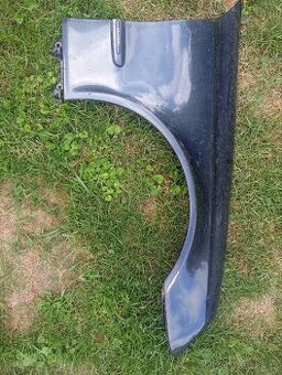 Mercedes 211 pravý přední blatník