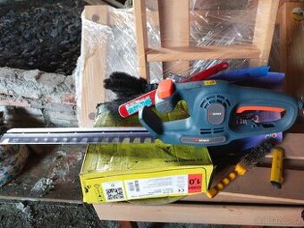 Nůžky na živý plot.