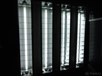 Zářivkově tělěso pod kuchyňskou linku s vypínačem