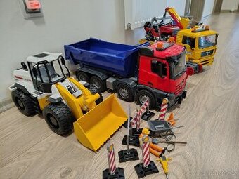 Bruder servis, čerpací stanice a myčka, dopravník