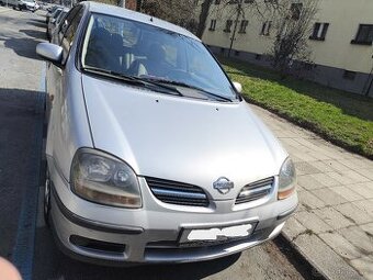 Nissan almera tino 2003