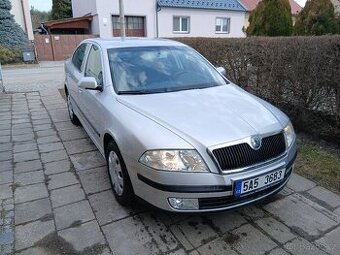 Škoda Octavia 2 sedan 1.6FSI 85KW 1.maj/141Tkm Záruka