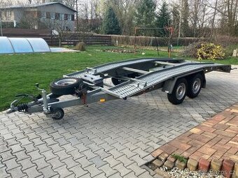 Podvál, auto přepravník