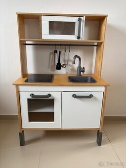 Dětská kuchyňka ikea s nádobím