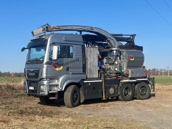 Štěpkovač JENZ 583R  na podvozku MAN TGS 26.480  6x4