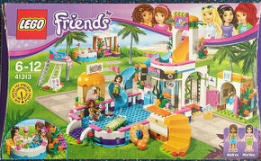 Lego Friends 41313 - Letní bazén v Heartlake
