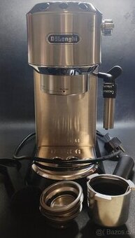 Espresso Kávovar De'Longhi DEDICA EC 685.M stříbrné + mlýne