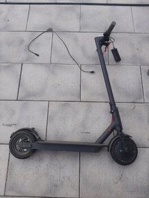 Elektrokoloběžka na náhradní díly