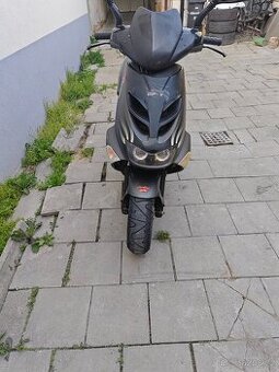 Aprilia SR 50 - 1