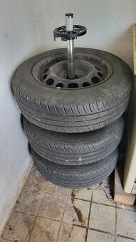 Letní pneu Barum Brillantis 2 195/65 R15 včetně plechových d