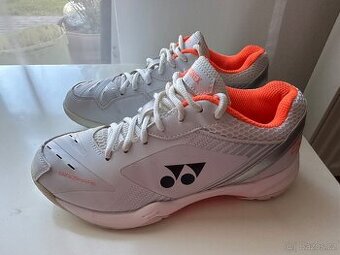 Yonex Power Cushion 65X 39.5 – 1200 Kč - 1