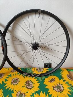 Nová zapletená kola Giant TRA