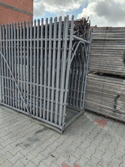 Prodám kvalitní rámové lešení 118m2 pracovní plocha