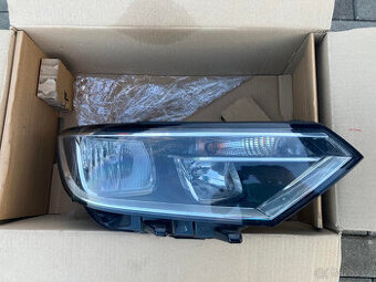 Pravá lampa VW Passat B8 halogen