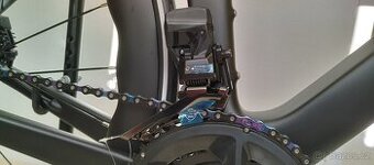 silniční karbonové kolo s elektronickým řazením