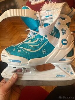 Dívčí lední brusle