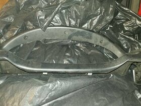 Peugeot 406 rámeček s výdechy kolem budíků