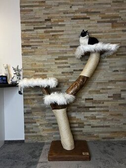 Drevene škrabadlo pro kočky