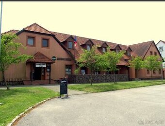 Pronájem restaurace a penzion - 1