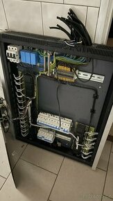 Světelná technika světla + zdrojová část vše funkční