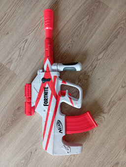 Pistole Nerf Fortnite B-AR na baterie