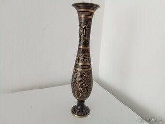 Indická, mosazná váza s dekorem - 1