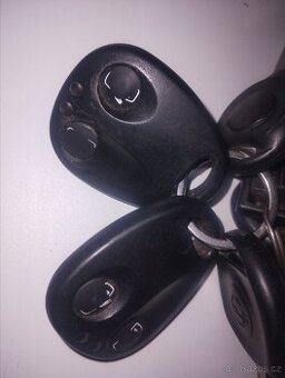 Opel ovladače ke klíčům originál z Opel Vectra B