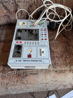 Zkoušečka baterií a žárovek