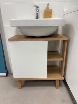 Skříňka pod umyvadlo