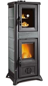 KRBOVÁ KAMNA NA DŘEVO S TROUBOU A OHŘÍVACÍ PLOTNOU