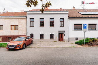 Dvougenerační RD 5+kk se dvorem Břeclav