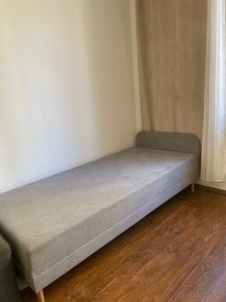 Jednolůžková velká postel