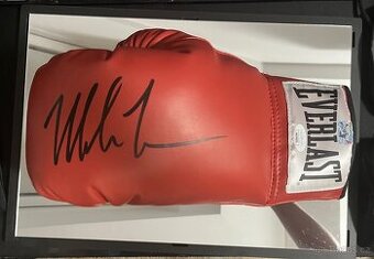 Mike Tyson – podepsaná rukavice (JSA/Fiterman Sports)