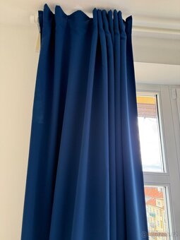 IKEA MAJGULL modré ztmavující závěsy