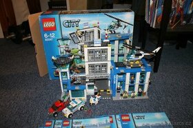 LEGO 60047 - Policejní stanice z r. 2014, 2500 Kč